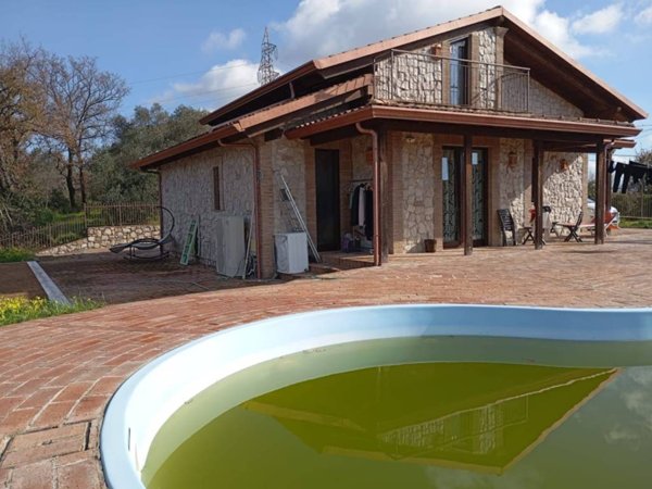 casa indipendente in vendita a Minturno