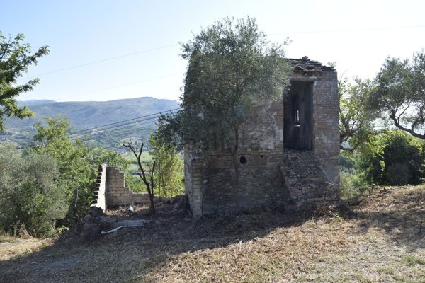 quadrivano in vendita a Minturno in zona Scauri