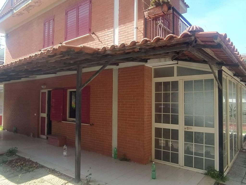 casa indipendente in vendita a Minturno in zona Scauri