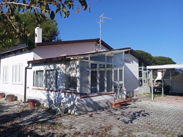 casa indipendente in vendita a Minturno in zona Marina