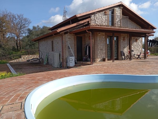 casa indipendente in vendita a Minturno