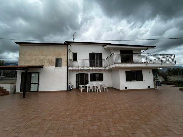 casa indipendente in vendita a Minturno