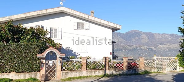 casa indipendente in vendita a Minturno
