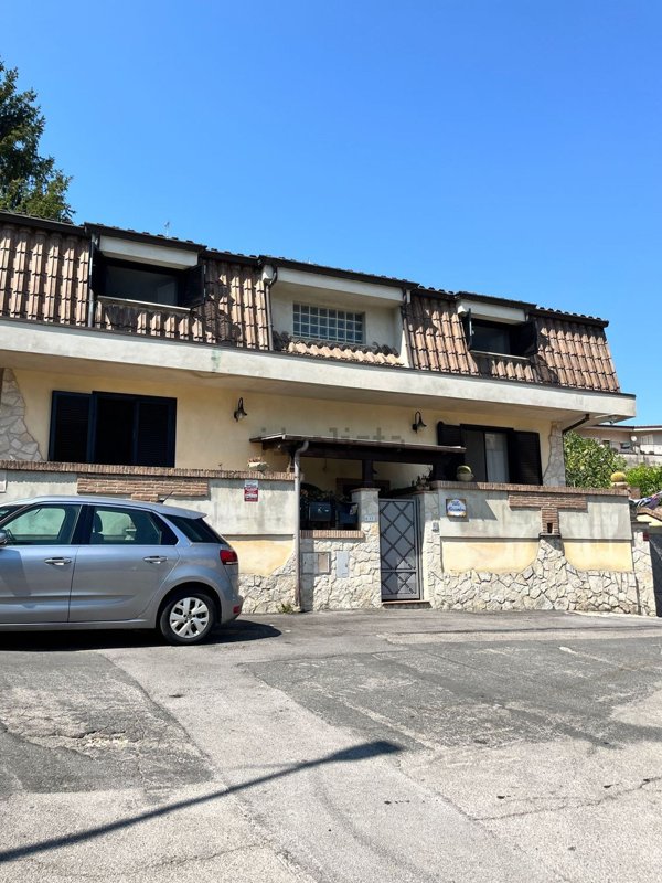 casa indipendente in vendita a Minturno