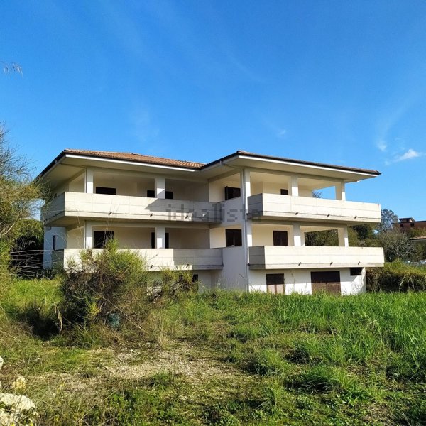 casa indipendente in vendita a Minturno in zona Scauri