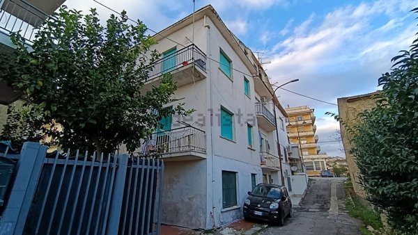 casa indipendente in vendita a Minturno in zona Scauri