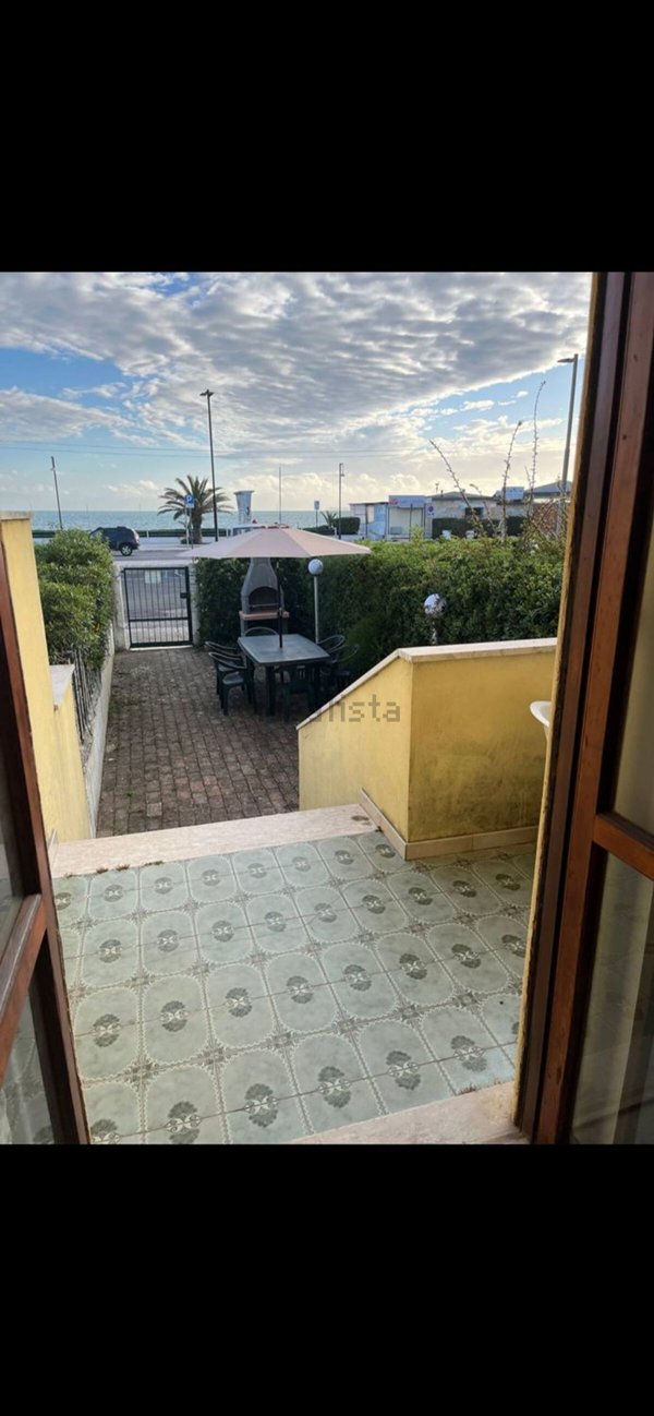 casa indipendente in vendita a Minturno