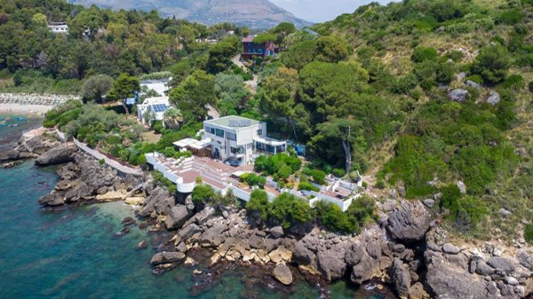 casa indipendente in vendita a Minturno in zona Scauri