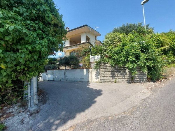 casa indipendente in vendita a Minturno in zona Tremensuoli