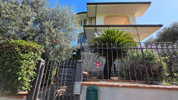 casa indipendente in vendita a Minturno in zona Tremensuoli