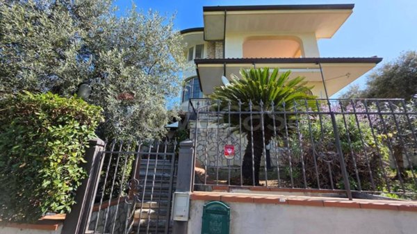 casa indipendente in vendita a Minturno in zona Tremensuoli