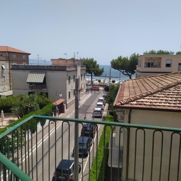 appartamento in vendita a Minturno in zona Scauri