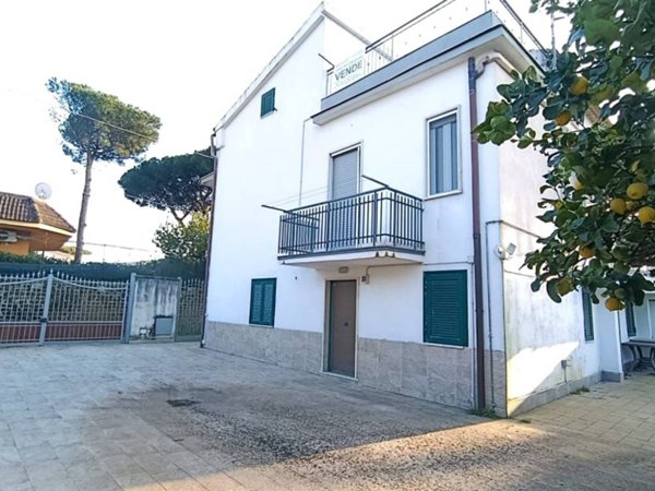 casa indipendente in vendita a Minturno in zona Marina