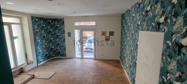 locale commerciale in vendita a Minturno