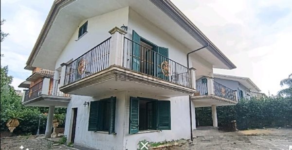 casa indipendente in vendita a Minturno in zona Scauri