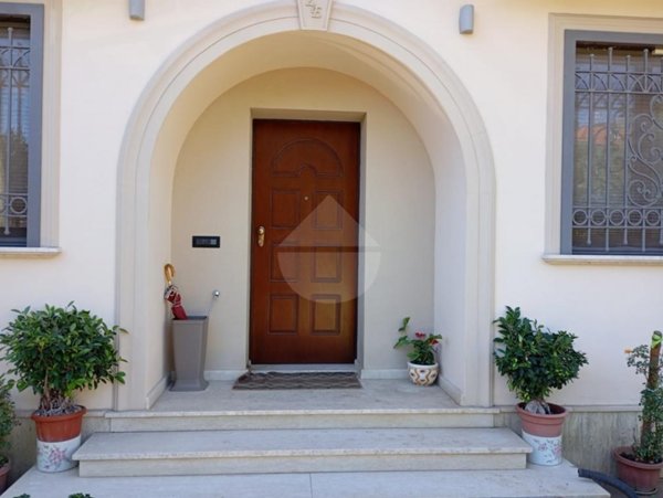 casa indipendente in vendita a Minturno in zona Scauri