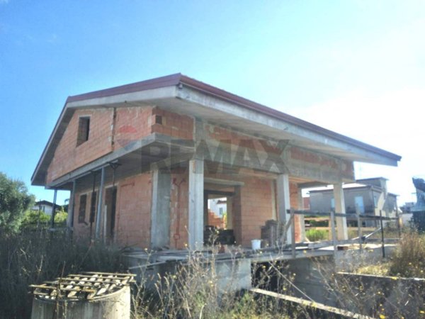 casa indipendente in vendita a Minturno in zona Marina