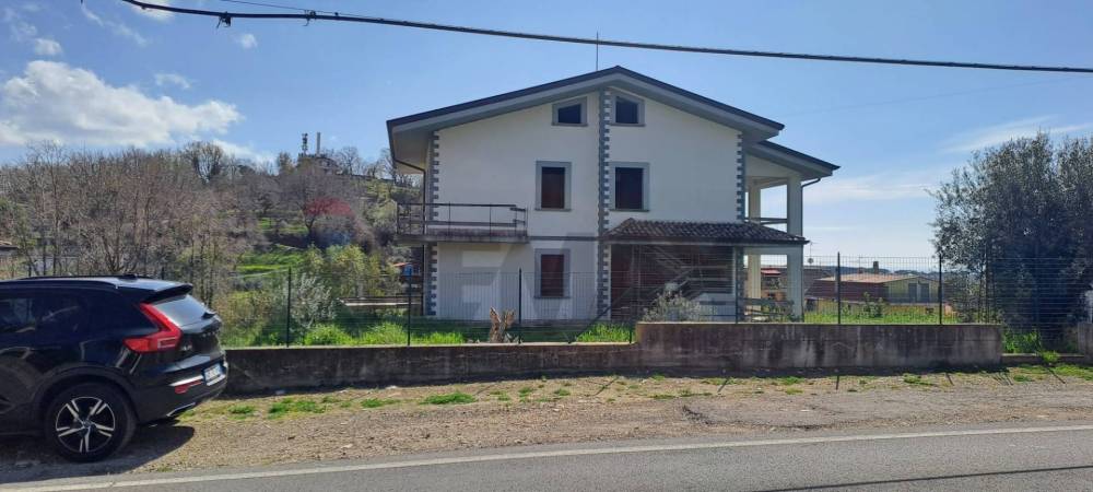 casa indipendente in vendita a Minturno in zona Scauri