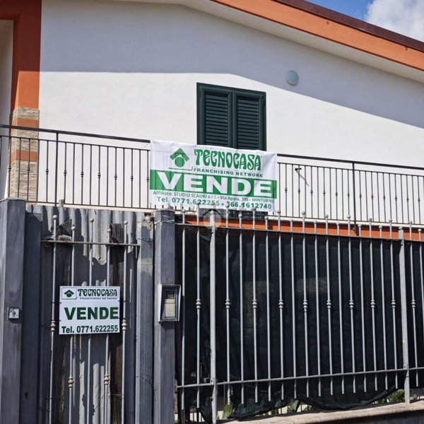 appartamento in vendita a Minturno in zona Scauri