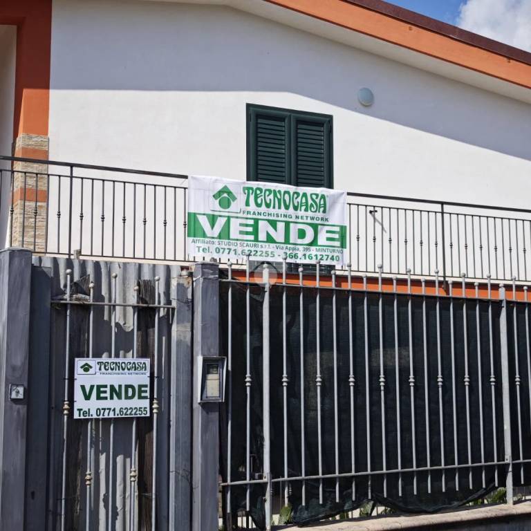 appartamento in vendita a Minturno in zona Scauri