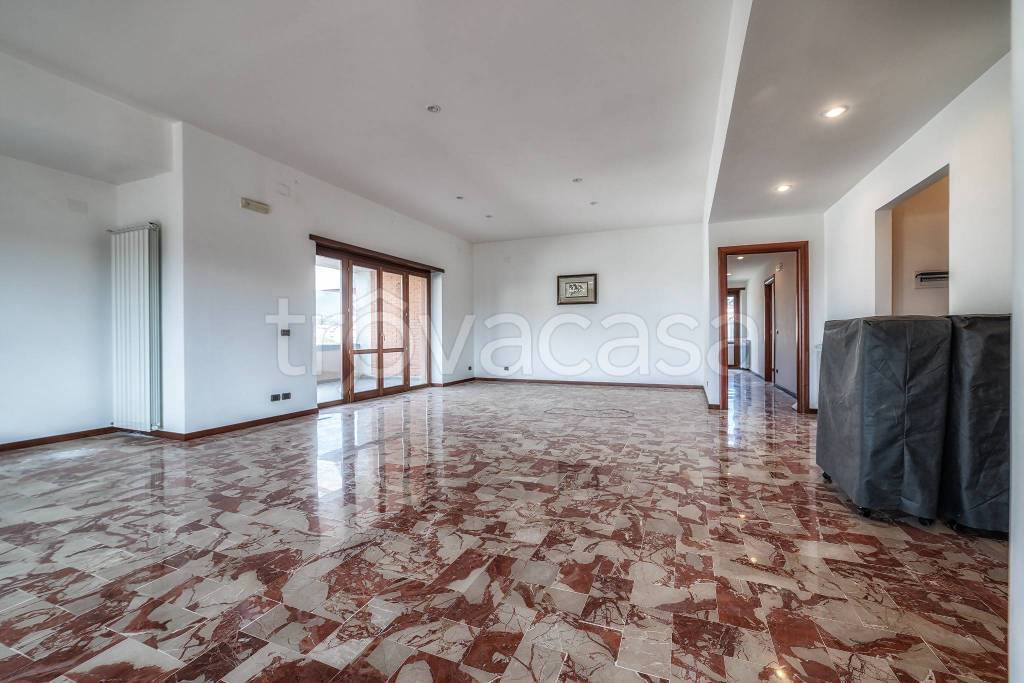 appartamento in vendita a Minturno in zona Scauri