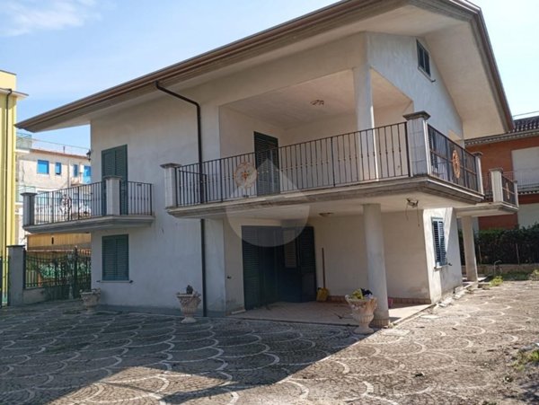 casa indipendente in vendita a Minturno in zona Scauri