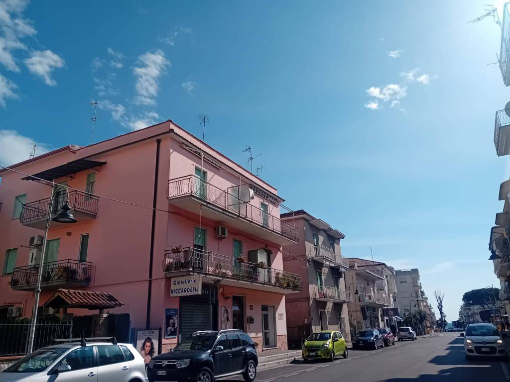 appartamento in vendita a Minturno in zona Scauri