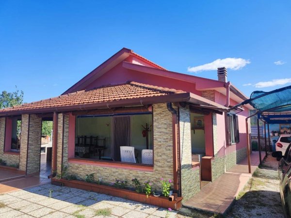 casa indipendente in vendita a Minturno in zona Marina