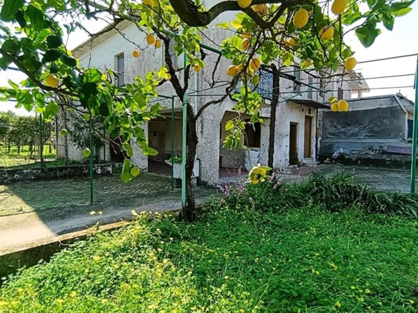 casa indipendente in vendita a Minturno in zona Marina