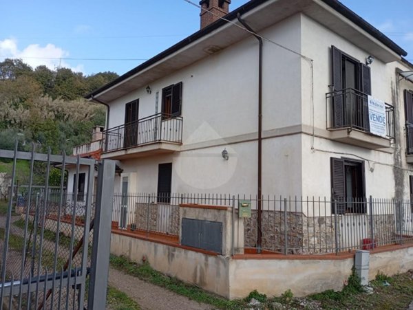 casa indipendente in vendita a Minturno in zona Scauri