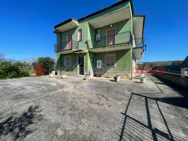 appartamento in vendita a Minturno in zona Scauri