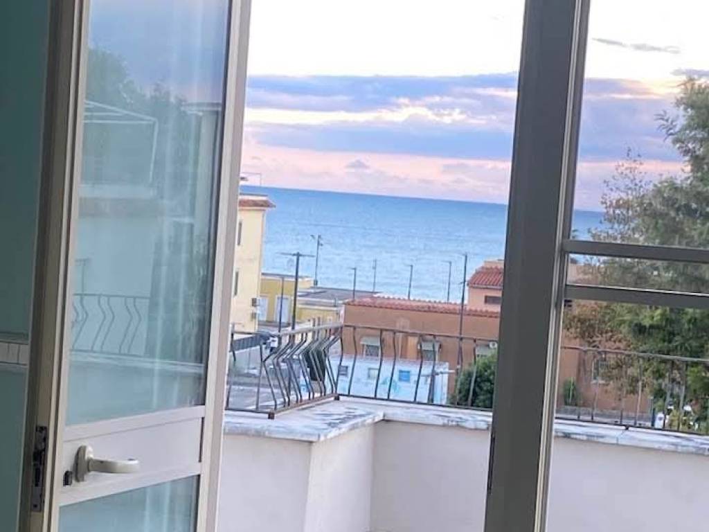 casa indipendente in vendita a Minturno in zona Scauri