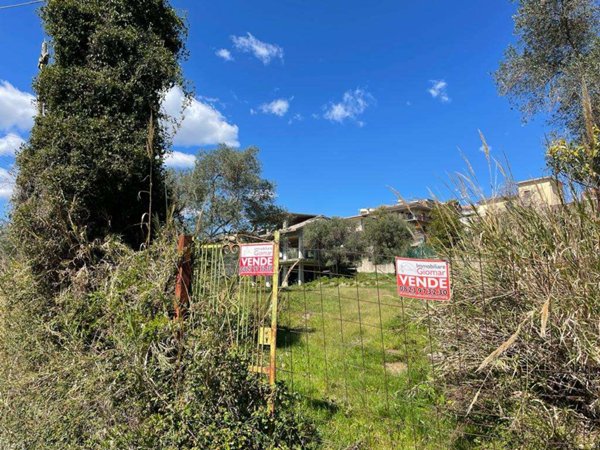 terreno in vendita a Minturno in zona Tufo