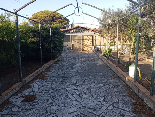 pentavano in vendita a Minturno in zona Marina