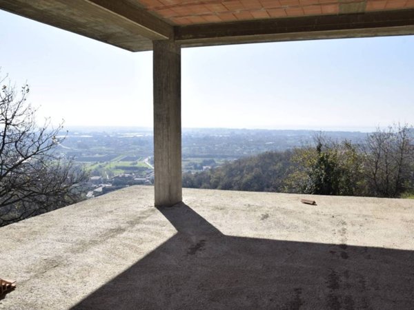 casa indipendente in vendita a Minturno