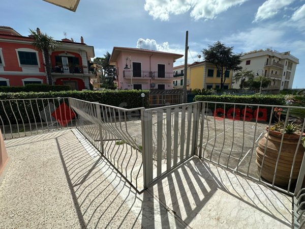 appartamento in vendita a Minturno in zona Scauri