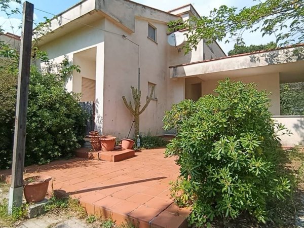 casa indipendente in vendita a Minturno in zona Marina