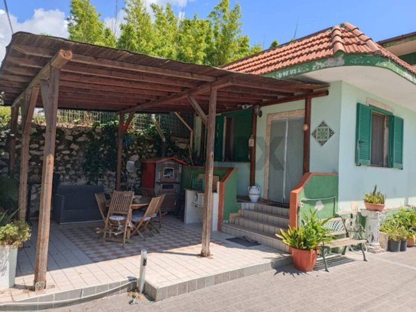 casa indipendente in vendita a Minturno in zona Marina