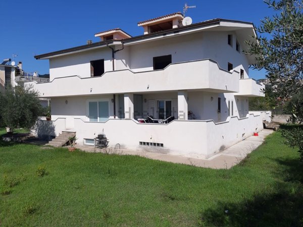 casa indipendente in vendita a Minturno in zona Marina