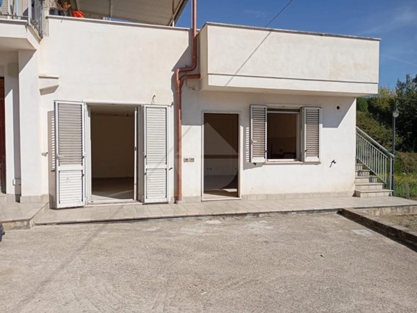 casa indipendente in vendita a Minturno in zona Scauri