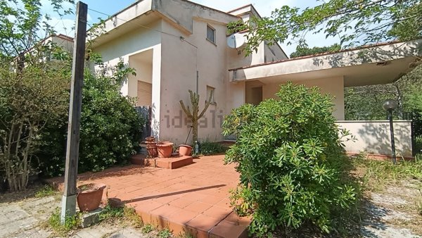casa indipendente in vendita a Minturno in zona Marina