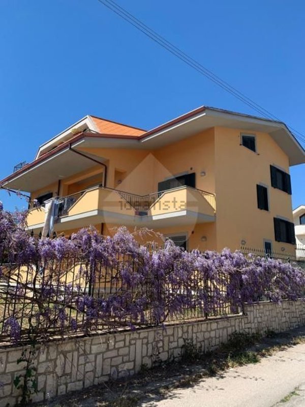 casa indipendente in vendita a Minturno in zona Scauri