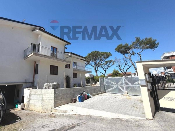appartamento in vendita a Minturno in zona Scauri