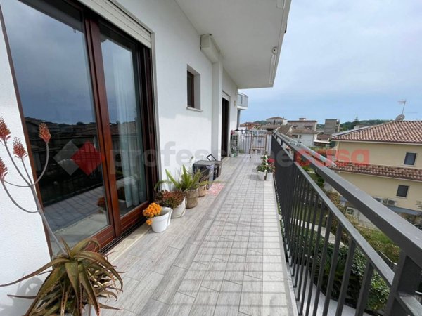 appartamento in vendita a Minturno in zona Scauri