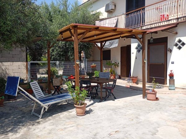 casa indipendente in vendita a Minturno in zona Scauri