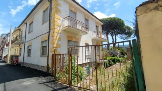 casa indipendente in vendita a Minturno in zona Scauri