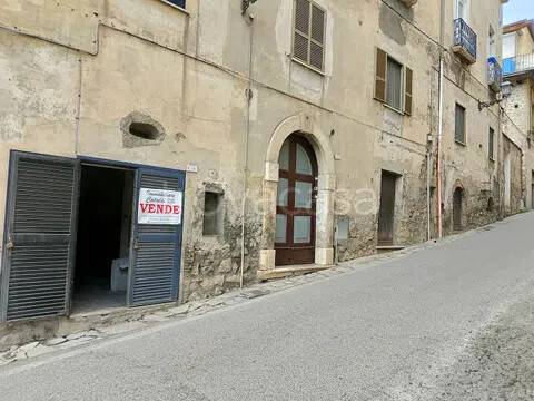 negozio in vendita a Minturno in zona Marina
