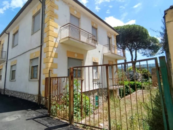 casa indipendente in vendita a Minturno in zona Scauri