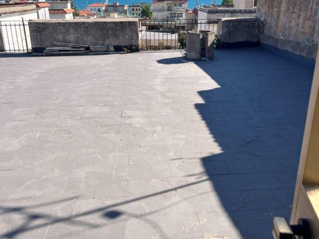 appartamento in vendita a Minturno in zona Scauri