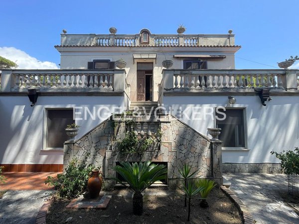 casa indipendente in vendita a Minturno in zona Scauri